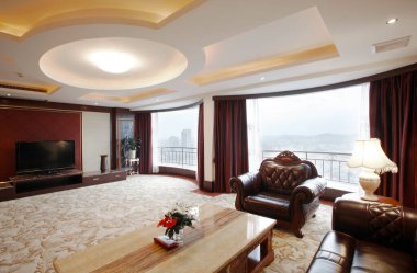 Modern bir otelin içinde.