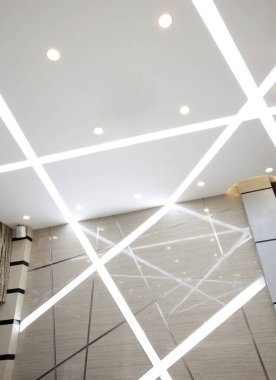 Modern bir otelin içinde.