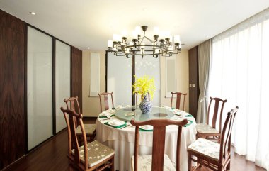 Modern bir otelin içinde.