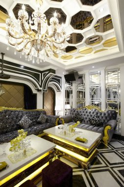 Modern lüks otelin içi.