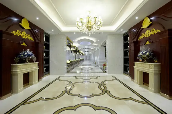 Lüks otel lobisi.