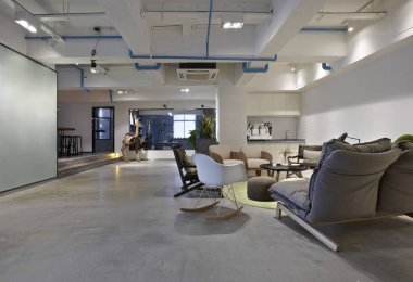 Modern tavan arası yaşam tarzının içerisi.