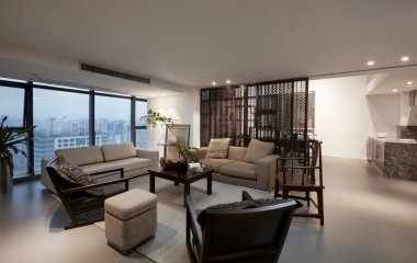 Modern bir evin içinde.