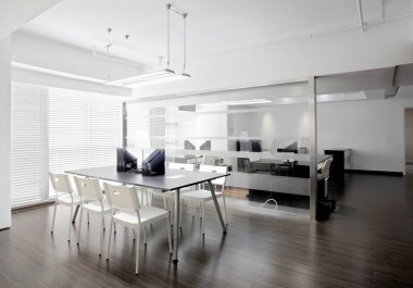 İç tasarım, ahşap masalı modern daire.