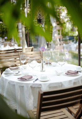 Akşam yemeği için masa hazır.