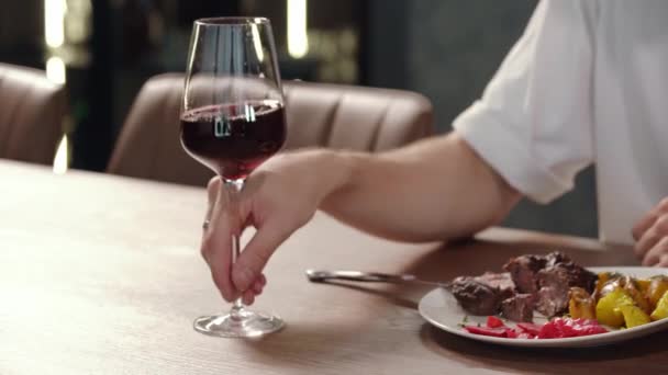 Close Mans Hand Takes Glass Wine — Stock Video