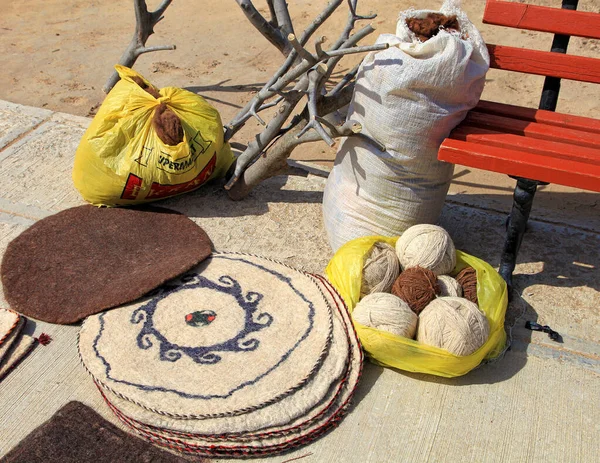 Tappeti Fatti Mano Sullo Sfondo Pecore Lana Cammello Turkmenistan Mercato — Foto Stock