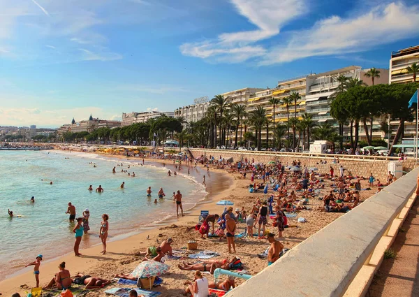 Cannes France July 2019 Beach Cannes Cannes Located French Riviera — Stock Photo, Image