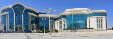 Ashgabat, Türkmenistan - 31 Temmuz 2022. Alışveriş merkezi 
