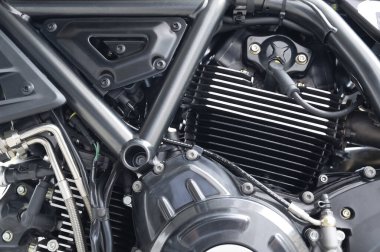 tam ekran motosiklet motoru