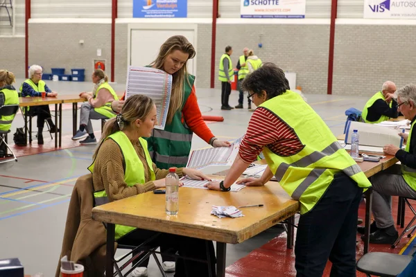 Paesi Bassi Marzo Elezioni Provinciali Waterboard Con Contatori Volontari Palestra — Foto Stock