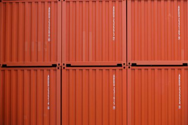 Hollanda 'daki Rotterdam Waalhaven limanında nakliye konteynırları