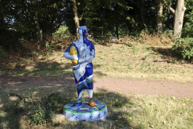 Hollanda 'daki 750 yıllık Gouda kutlamaları sırasında peynir kızların heykellerinden biri.