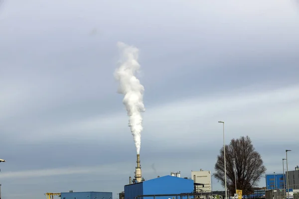 Σύννεφα Ατμού Που Προέρχονται Από Την Καμινάδα Του Εργοστασίου Του — Φωτογραφία Αρχείου