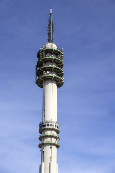 Бетонная Башня Несколькими Антенными Установками Мобильной Связи Телевидения Радио Ваалхавене — стоковое фото