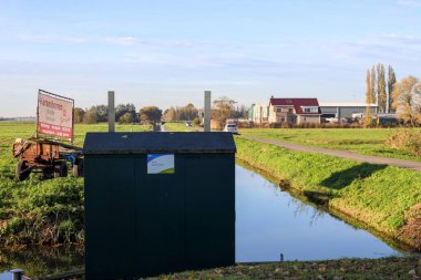Zuidplaspold 'daki su pompası istasyonu Hollanda' daki fok balığının 6 metre altında.
