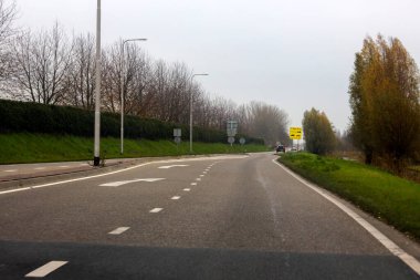 Hollanda 'daki Zevenhuizen ve Nesselande kavşağı arasındaki N219.