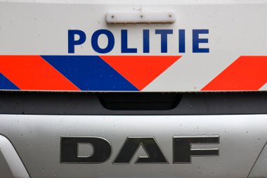 Hollanda 'da Hollanda polisi (politie) arabasının logosu ve şeridi