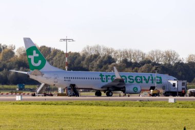 Transavia Havayolları PH-HZE Boeing 737 NG Rotterdam önlüğü Hollanda 'daki Lahey Havaalanı