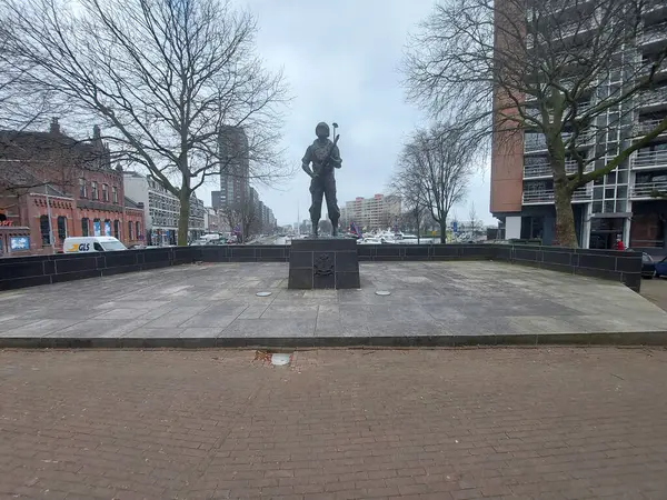 Het Marien Monument Een Oorlogsmonument Het Oostplein Rotterdam — Stockfoto