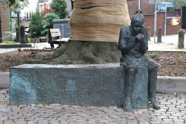 Статуя Девушка Вьюрком Roel Bendijk Вьюрка Относится Строительной Компании Frans — стоковое фото