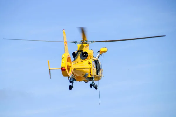 ピストルハーフェンのロッテルダム港の沿岸警備隊のヘリコプターユーロポート — ストック写真