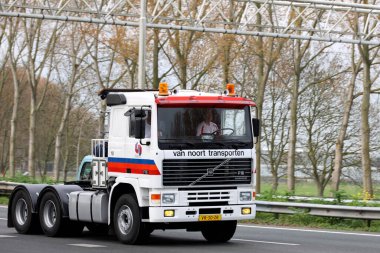 Hollanda 'nın güneyindeki Retro Truck Tour' a Retro kamyonlar katılıyor