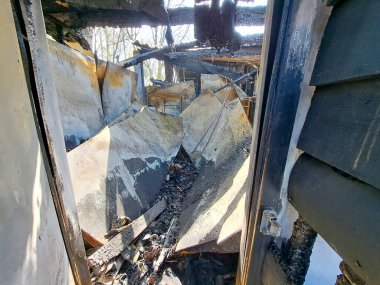 Nieuwerkerk, Hollanda - 1 Mayıs 2023 - Nieuwerkerk Leefgoed de Olifant 'taki yangından sonra,