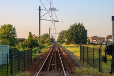 Hollanda 'da Alphen ve Gouda arasındaki R-NET hattının Boskoop' undaki tek hat.