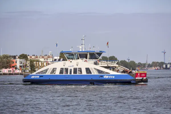 City Ferry Amsterdam Sobre Water Estos Transbordadores Funcionan Bij Gvb —  Fotos de Stock