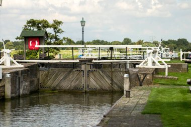 Zevenhuizen 'de Rotte Nehri ve Ring Chanel Zuidplaspolder arasındaki Sluice Zevenhuizer Verlaat