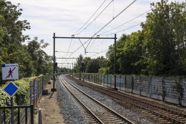 Nieuwerkerk aan den IJssel tren istasyonu kötü durumda Hollanda 'da yenilenmeyi bekliyor