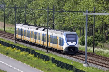 Hollanda 'da Gouda ve Lahey arasında NS' nin SLT yerel banliyö treni