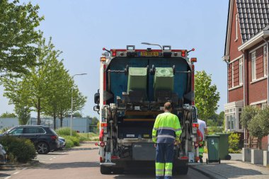 Hollanda 'daki Cyclus tarafından Zuidplas belediyesi için GFT atık konteynırlarının toplanması