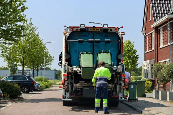 Hollanda 'daki Cyclus tarafından Zuidplas belediyesi için GFT atık konteynırlarının toplanması