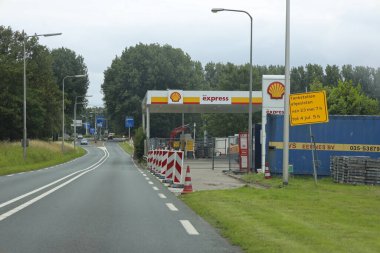 Hollanda 'daki Nieuwerkerk aan den IJssel' de yeniden inşa için Shell ekspres tank istasyonu kapatıldı.