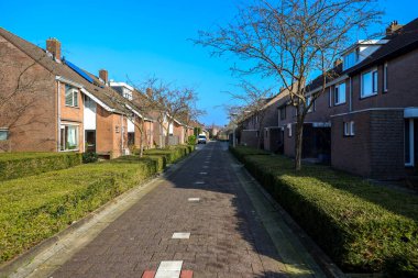 Hollanda 'daki Nieuwerkerk aan den IJssel' de Zuidplas Districht boyunca bisiklet yolu