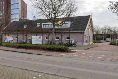 Köy Salonu (Dorpshuis) Nieuwerkerk aan den IJssel 'deki Batavier' dir.