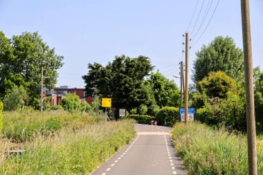 Hollanda 'nın Moordrecht köyündeki eski ve eski binalar