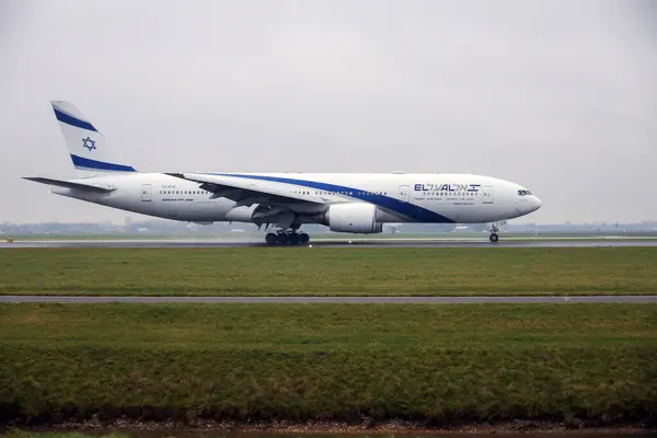 Ece Israel Airlines Boeing 777 Vliegtuig Landt Polderbaan Bij Aankomst Stockfoto