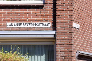 Nieuwerkerk 'in Dorrestein bölgesindeki sokaklar ve hendekler Hollanda' nın IJssel kasabası.