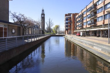 Nieuwerkerk 'in Dorrestein bölgesindeki sokaklar ve hendekler Hollanda' nın IJssel kasabası.