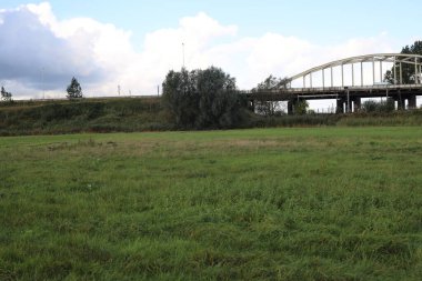 Moordrecht 'te A20 otobanını genişletmek için yapılan araştırmalarda eski 2. Dünya Savaşı bombaları bulundu.