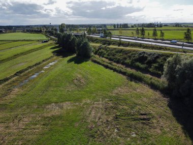 Moordrecht 'te A20 otoyolunun genişletilmesi için yapılan araştırmalarda Hollanda' da eski İkinci Dünya Savaşı bombaları tipi MC500 Mk1 bulundu.