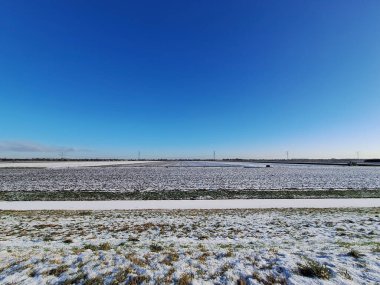 Hollanda Rotterdam yakınlarındaki Zevenhuizen ve Eendrigtspoler kürek tesisinde kar ve buz