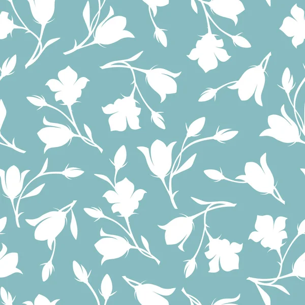 青い背景に白いブルーベル Campanula の花を持つシームレスな花パターン ベクターイラスト — ストックベクタ