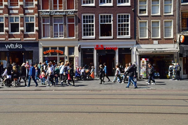Amsterdam Netherlands May 2022 Damrak Touristy City Centre — Stockfoto