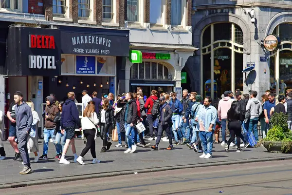 Amsterdam Netherlands May 2022 Damrak Touristy City Centre — Foto de Stock