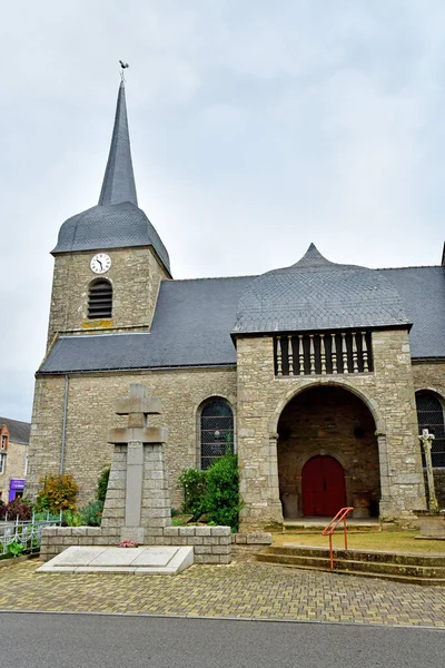 フランス アラレ 2022年10月23日 旧村のサン ガウディ教会 — ストック写真