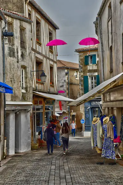 マルタン フランス 2022年10月25日 絵のように美しい街の店 — ストック写真